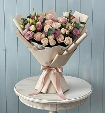 Букет цветов из:  Розы и Лизиантусы в Соколе Магаданской области