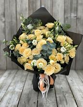 Букет цветов из:  Розы и Лизиантусы в Соколе Магаданской области