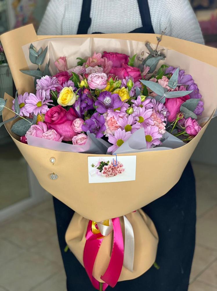 Букет цветов из: Хризантемы, Гвоздики и Альстромерии в Соколе Магаданской области