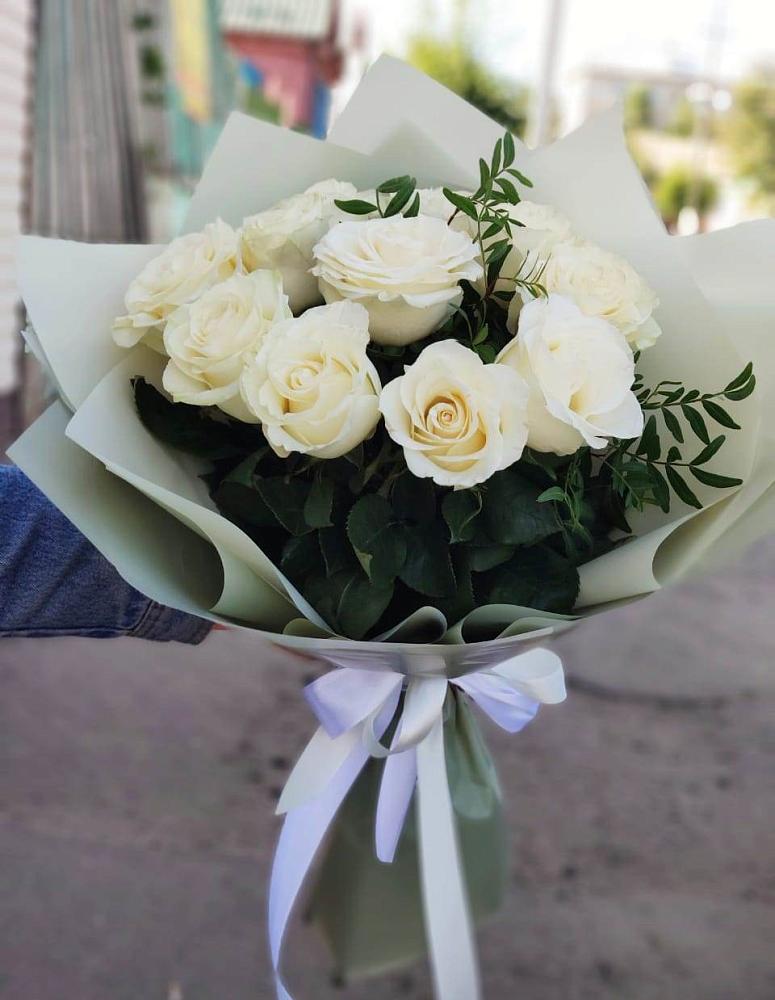 Букет Белые розы Проуд в Соколе Магаданской области