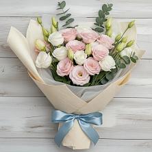 Букет цветов из:  Лизиантусы в Соколе Магаданской области