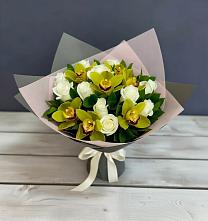 Букет цветов из:  Орхидеи и Розы в Соколе Магаданской области