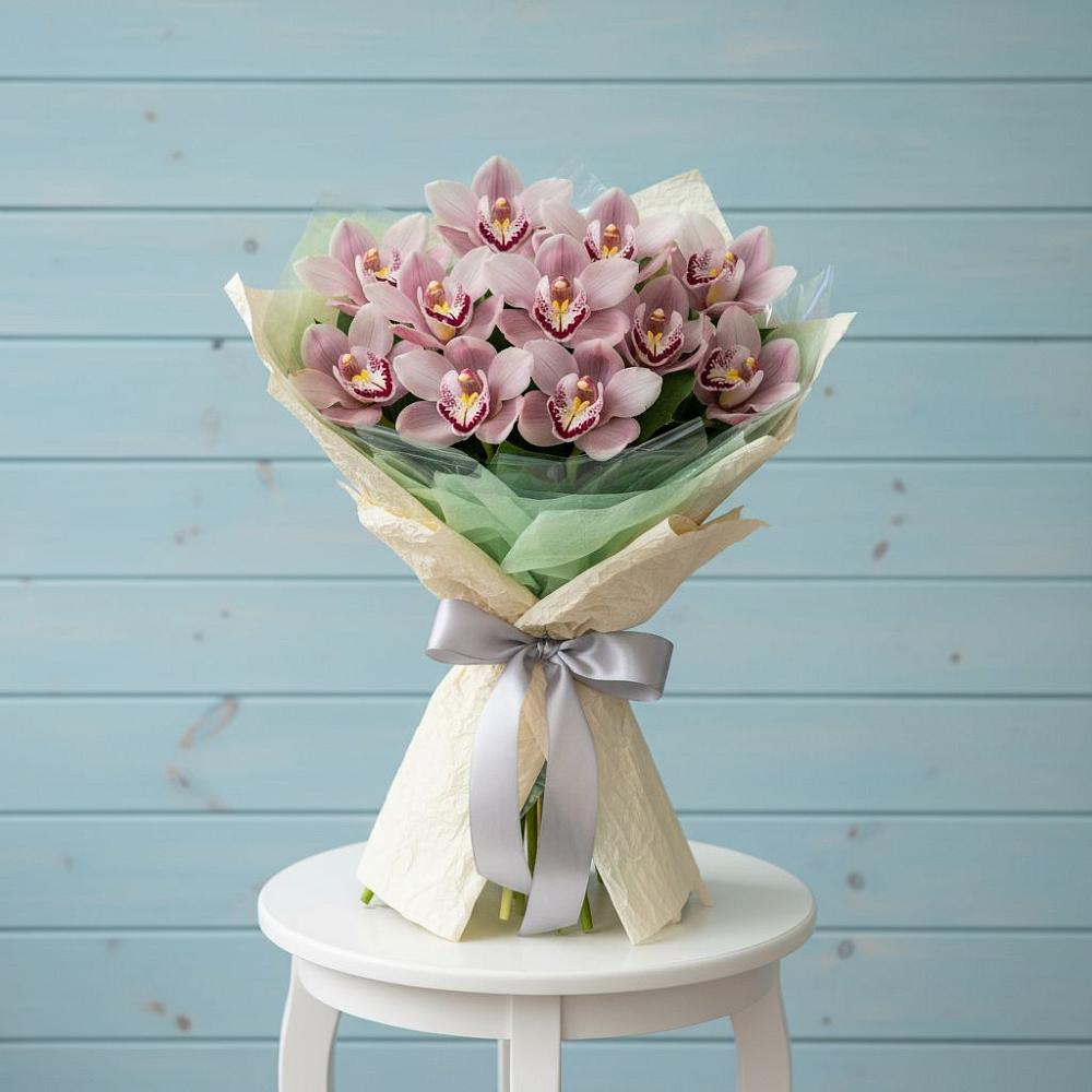 Букет цветов из: Орхидеи и Розы в Соколе Магаданской области