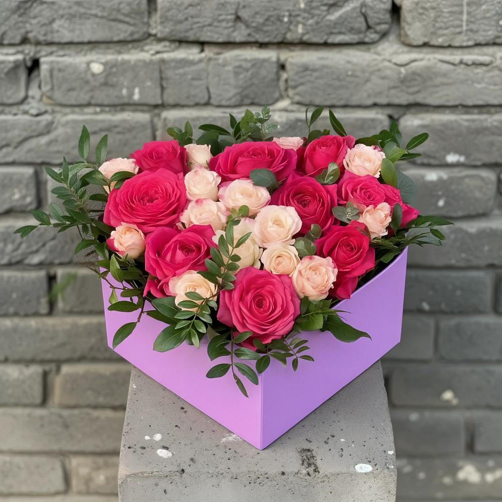 Цветочная композиция из Розы в коробке в Соколе Магаданской области