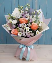 Букет цветов из:  Лизиантусы, Розы, Альстромерии и Гипсофила в Соколе Магаданской области