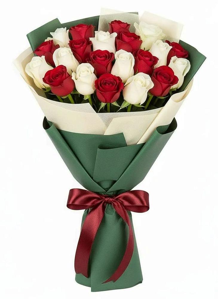 Букет Микс из красных и белых роз в Соколе Магаданской области