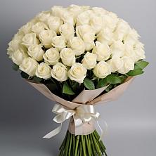Букет 101 беля роза Белоснежка в Соколе Магаданской области