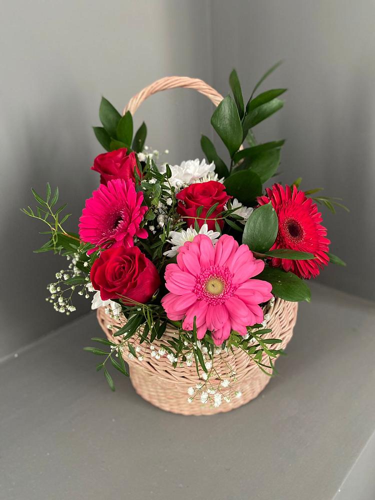 Цветочная композиция из Розы, Хризантемы и Герберы в корзине в Соколе Магаданской области