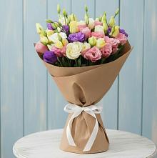 Букет цветов из:  Лизиантусы в Соколе Магаданской области