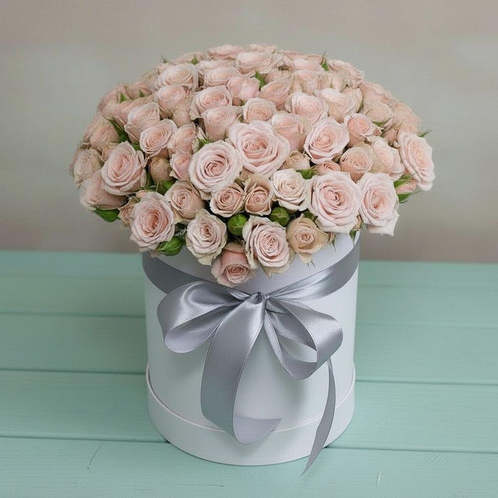 Цветочная композиция из Розы в шляпной коробке в Соколе Магаданской области