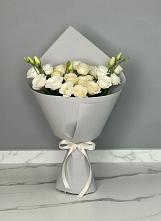 Букет цветов из:  Розы и Лизиантусы в Соколе Магаданской области